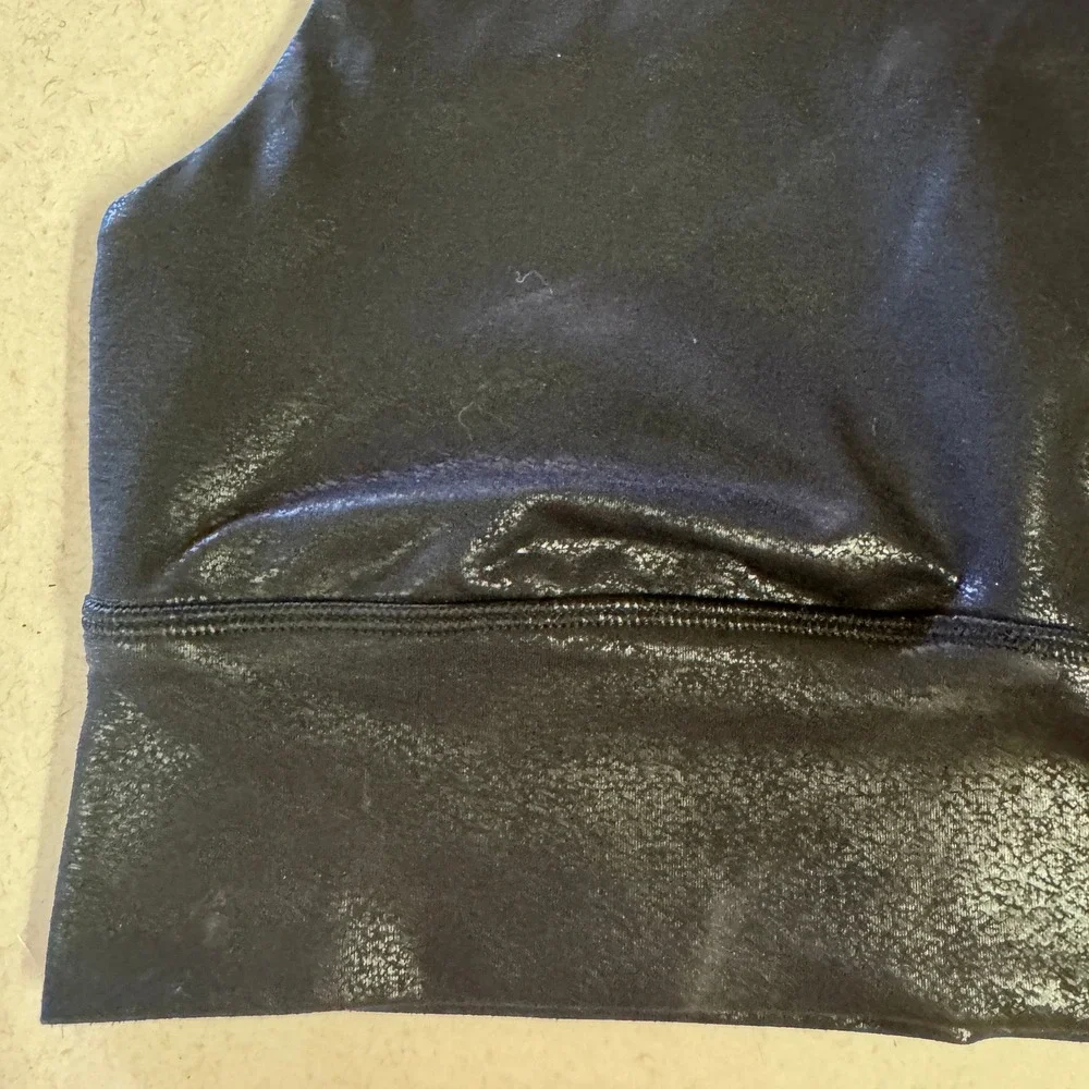 Offline by Aerie Black Crackle Foil Medium Support Sports Bra Cutout Back Small‎